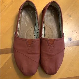 Toms size 9 rustic red